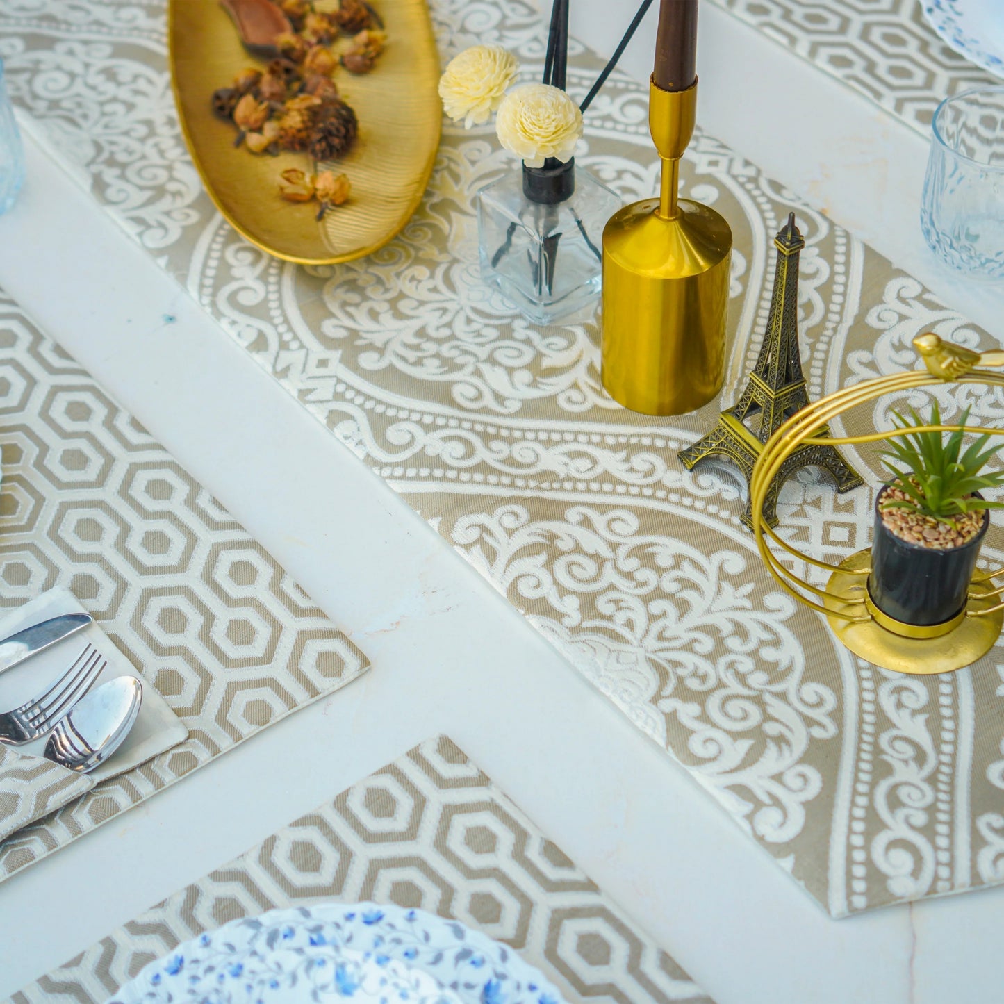Floral Hive Stem Brown Table Set