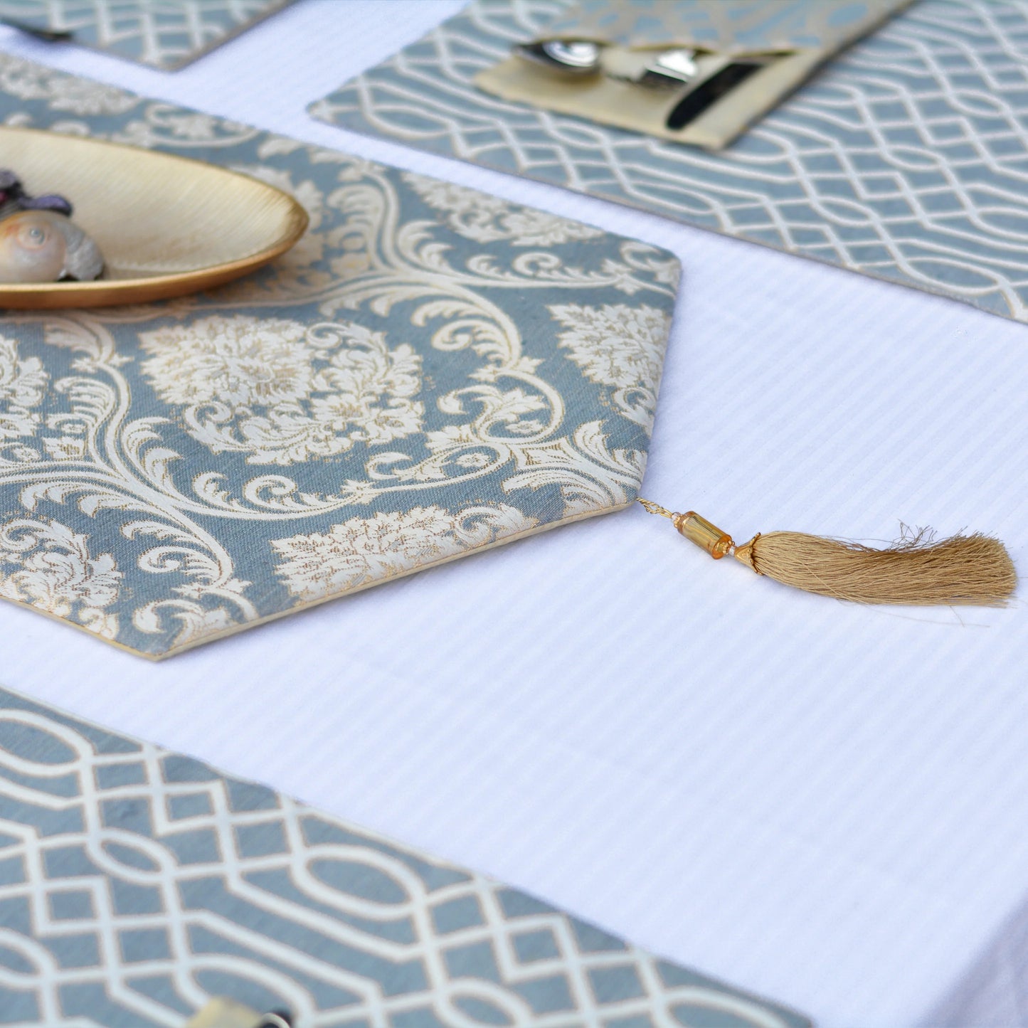 Carlson Sand Grey Table Set