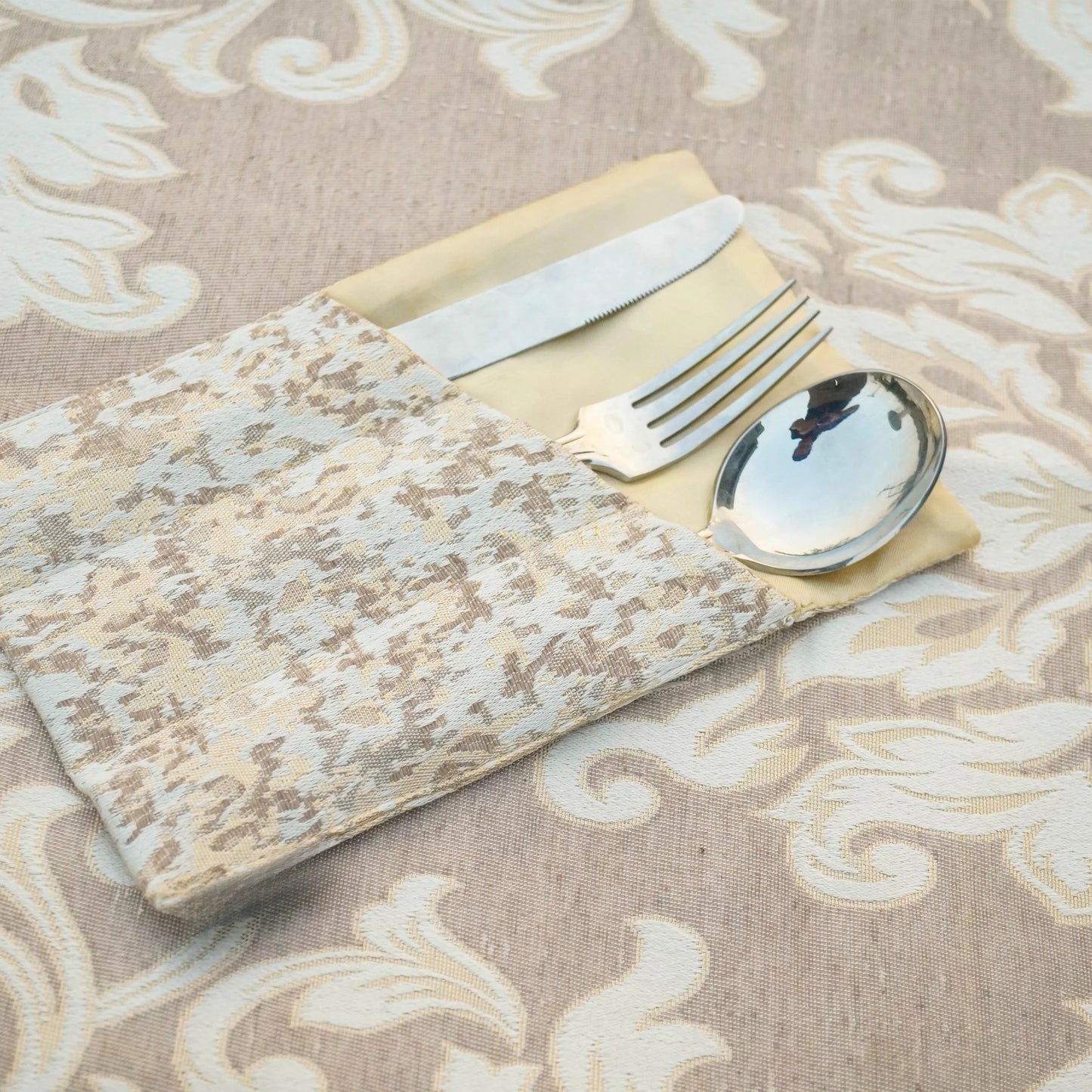 Floral Royale Sandstone Cream Table Set